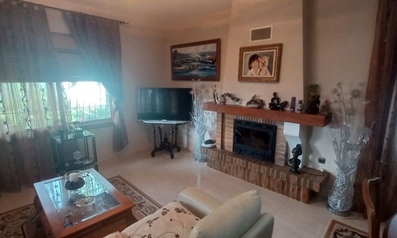 Garden in villa for sale in Orihuela Costa