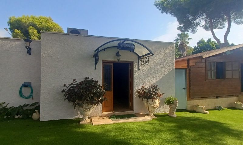 Living room in villa for sale in Orihuela Costa