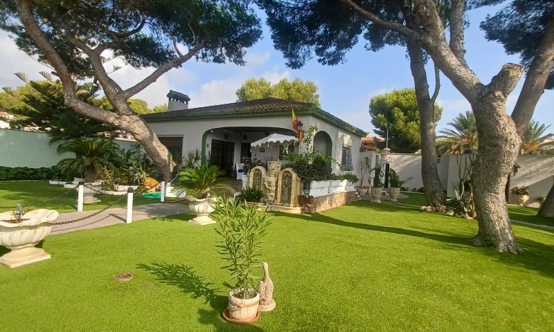 Pool area in villa for sale in Orihuela Costa