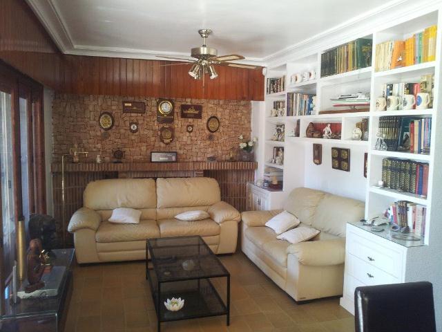 Dining area in villa for sale in Campoamor