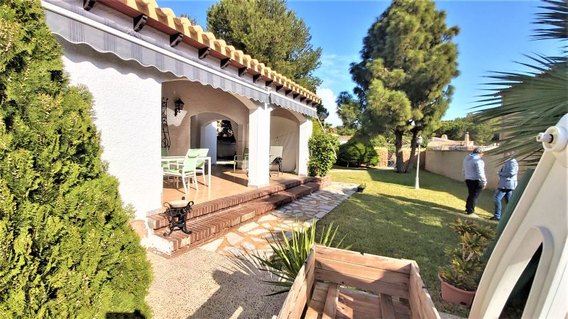 Terrace in villa for sale in Torrevieja