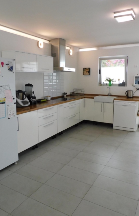 Bathroom in villa for sale in Alicante