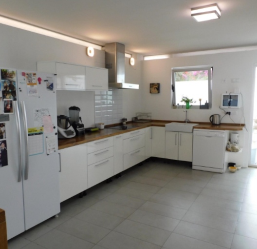 Pool area in villa for sale in Alicante
