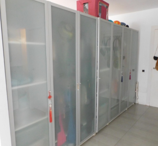 Pool area in villa for sale in Alicante
