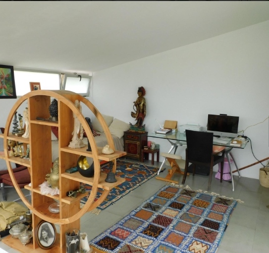 Master bedroom in villa for sale in Alicante