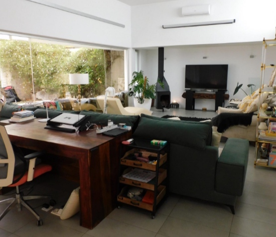 Pool area in villa for sale in Alicante