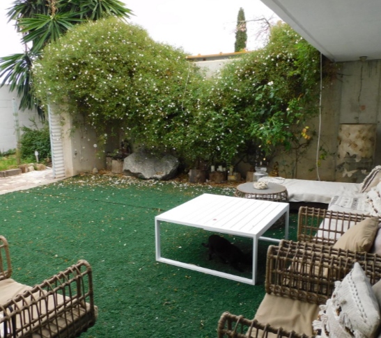 Dining area in villa for sale in Alicante