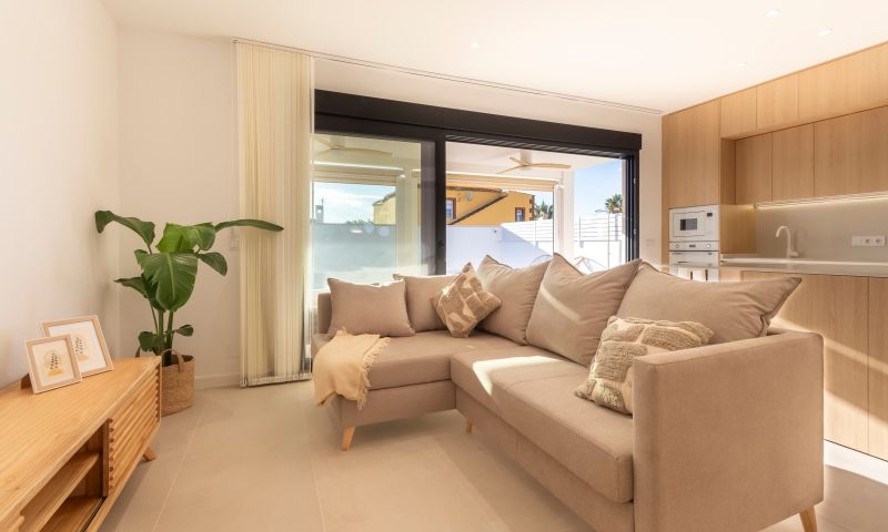 Bedroom in villa for sale in Torrevieja