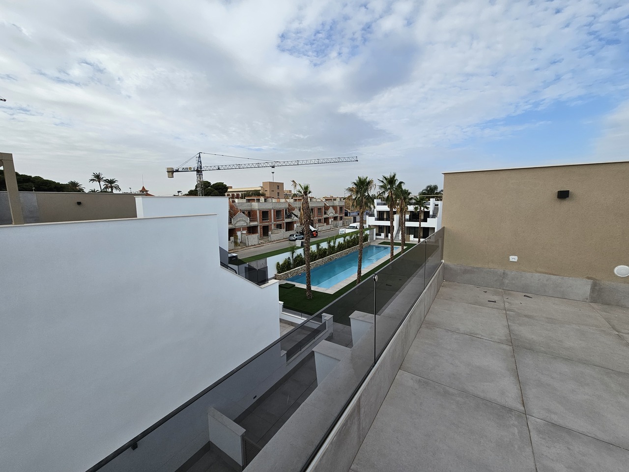 BUY THIS RESALE DIRECT from the owner this brand new Penthouse apartment located just a 3 minute wal