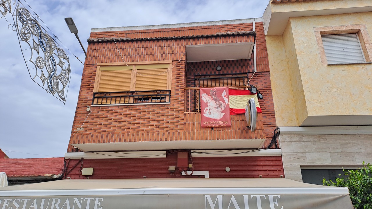 We present this lovely and renovated townhouse located in Benijófar