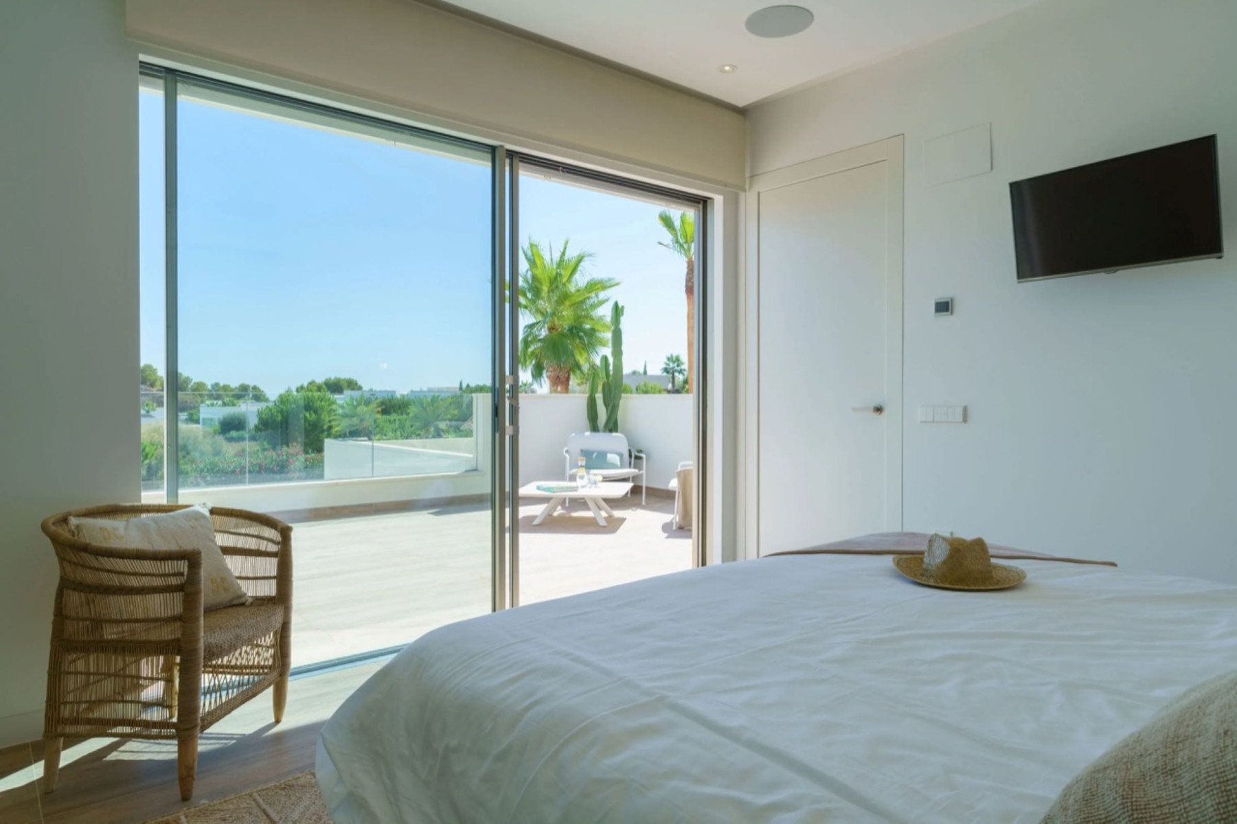 Exterior view in villa for sale in San Miguel de Salinas