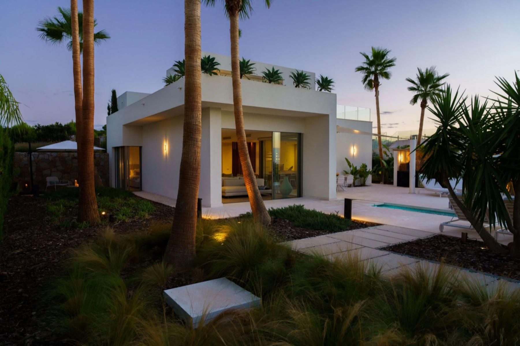 Garden in villa for sale in San Miguel de Salinas