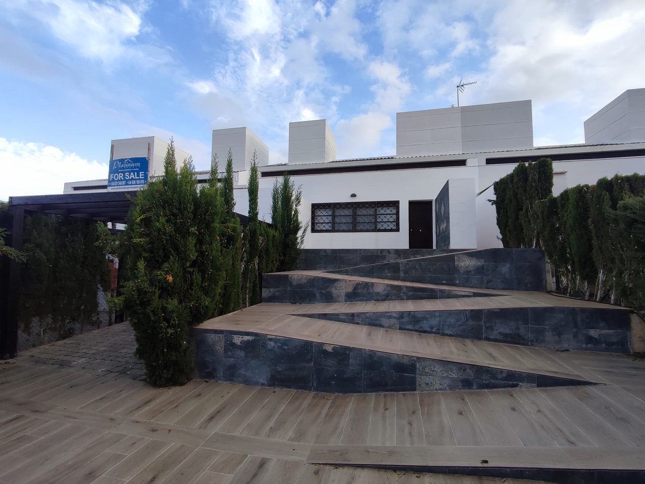 Garden in villa for sale in Peraleja Golf