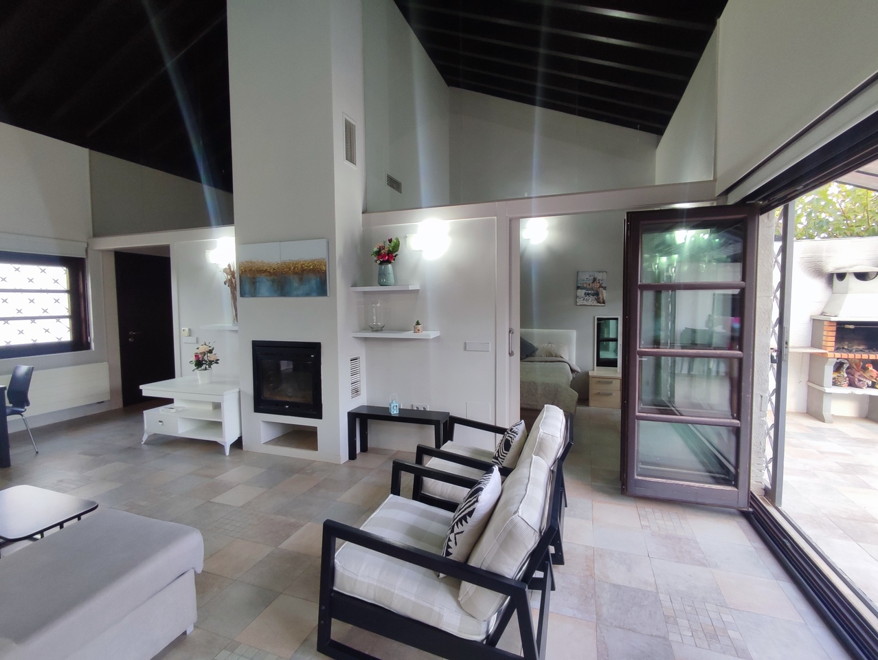 Dining area in villa for sale in Peraleja Golf