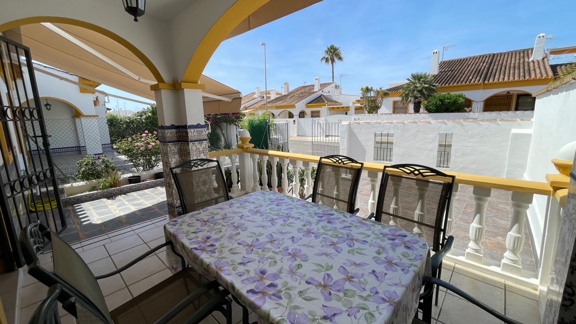 South-facing Spanish-style single-story house in Torre de La Horadada, 800m from the beach