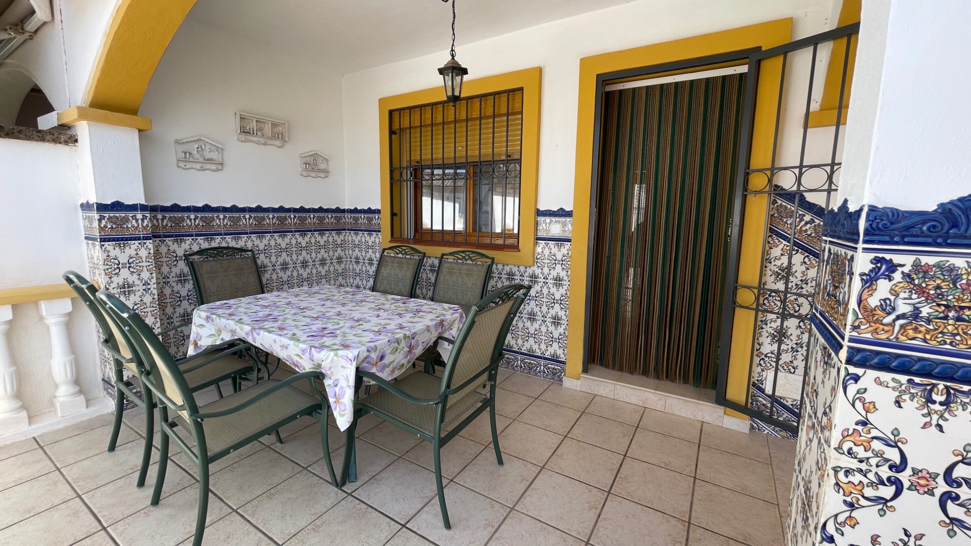 South-facing Spanish-style single-story house in Torre de La Horadada, 800m from the beach
