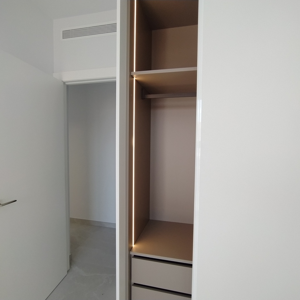 Bedroom in apartment for sale in Torrevieja