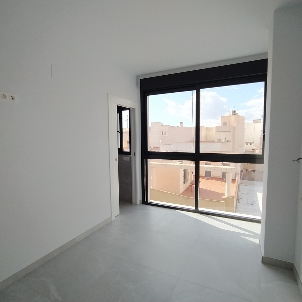 Master bedroom in apartment for sale in Torrevieja