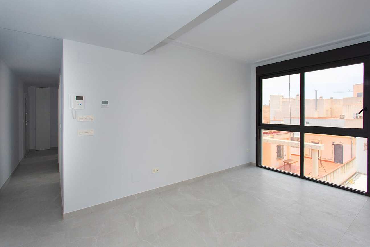 Terrace in apartment for sale in Torrevieja