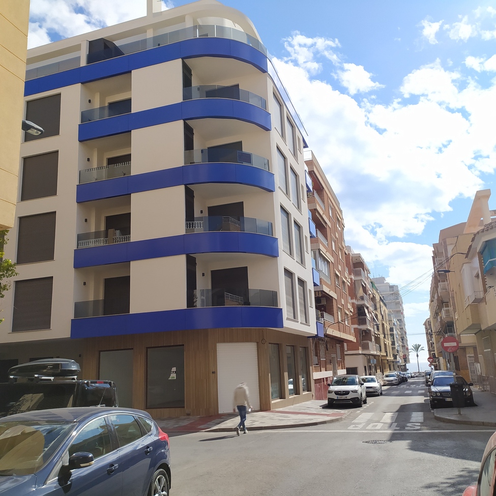 Pool area in apartment for sale in Torrevieja