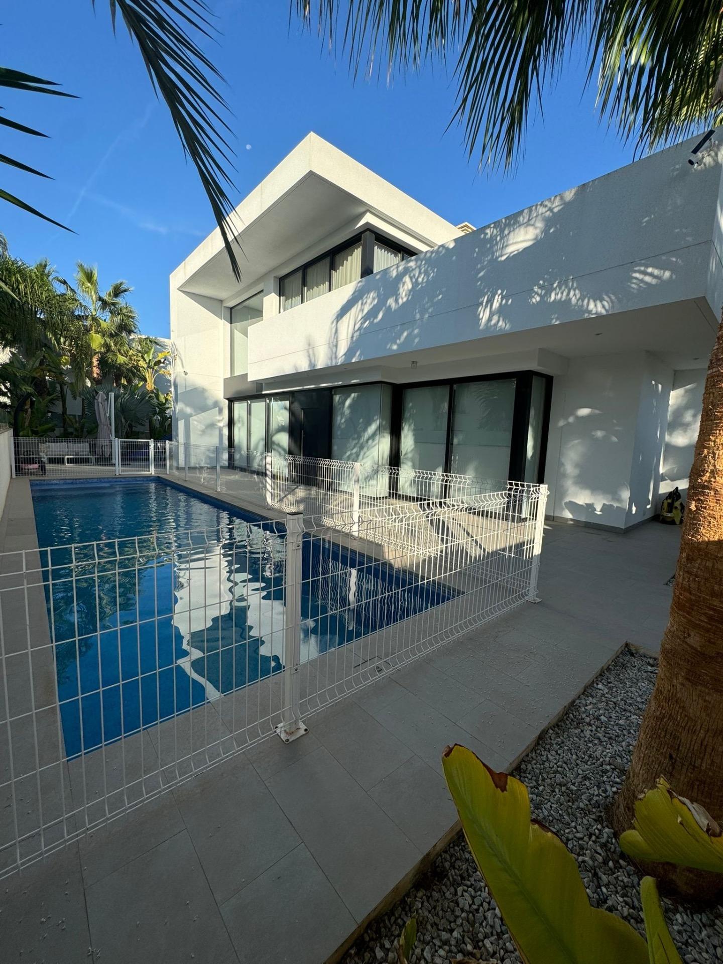 Garden in villa for sale in Ciudad Quesada