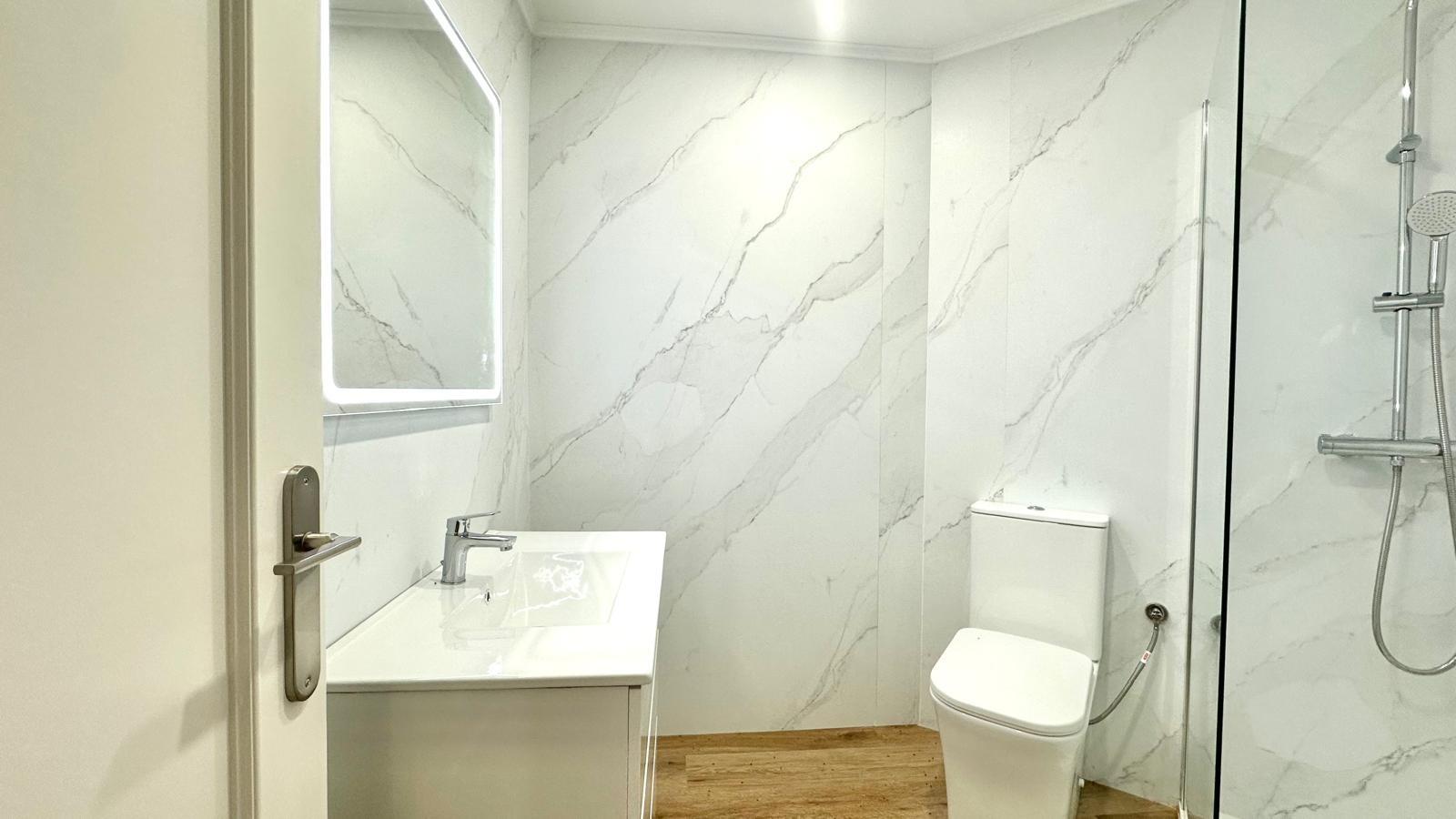 Master bedroom in apartment for sale in Torrevieja