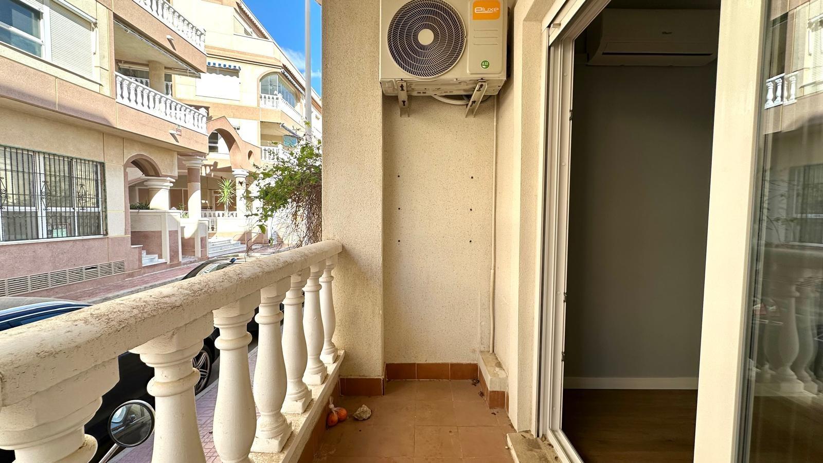 Master bedroom in apartment for sale in Torrevieja