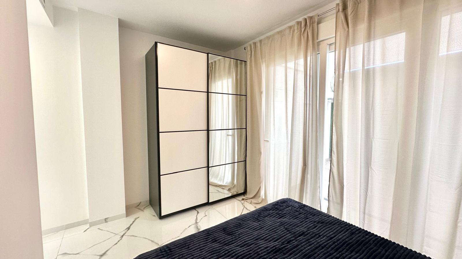 Bedroom in apartment for sale in Torrevieja