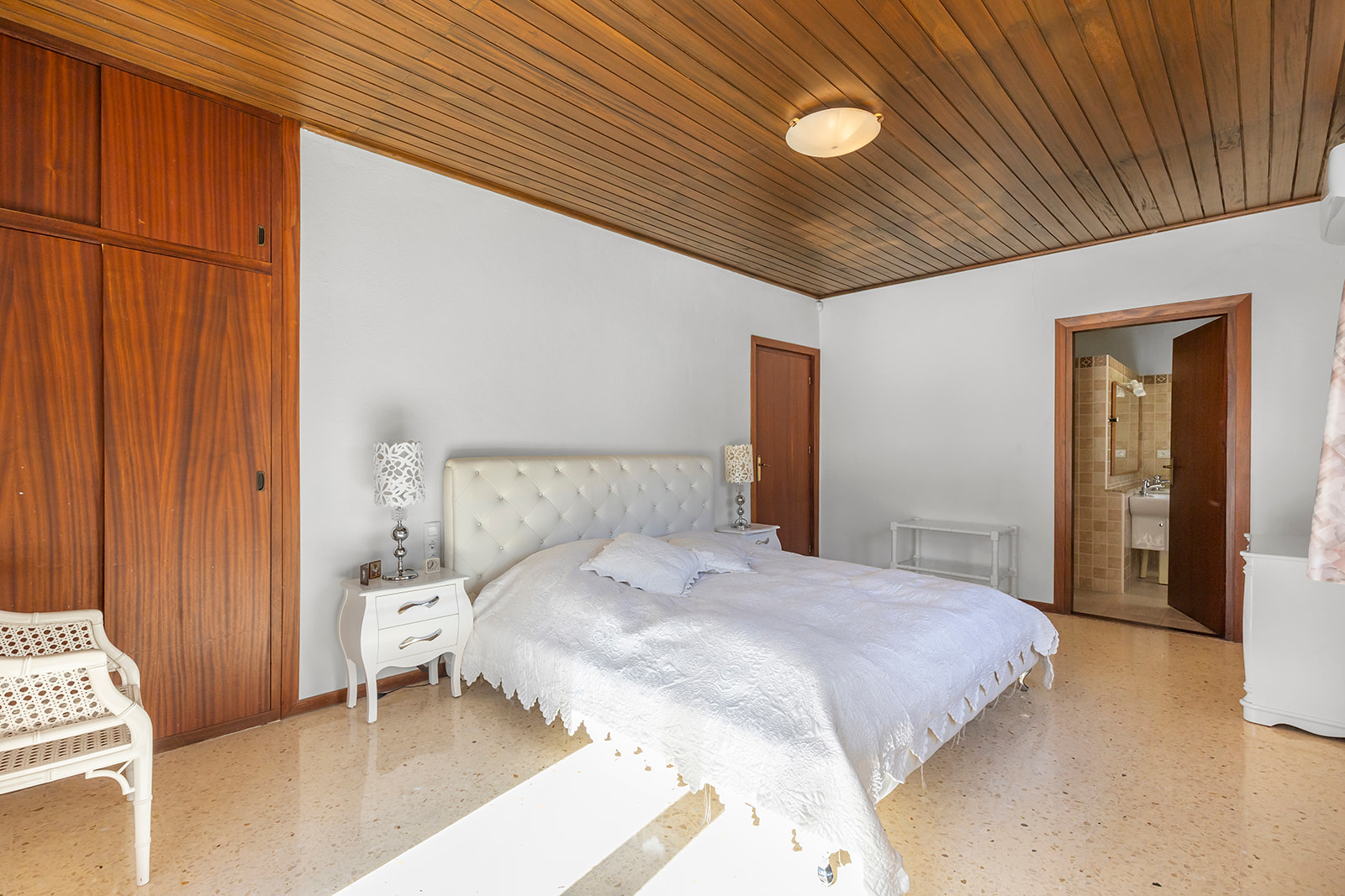 Kitchen in villa for sale in Orihuela Costa
