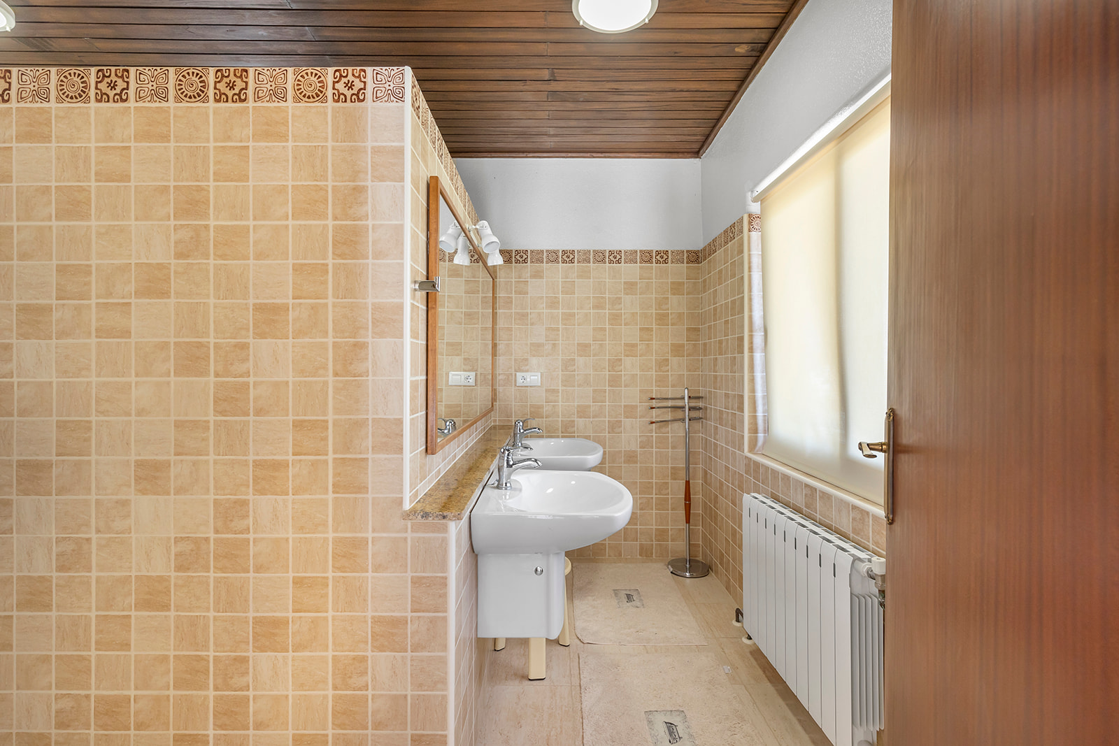 Bathroom in villa for sale in Orihuela Costa