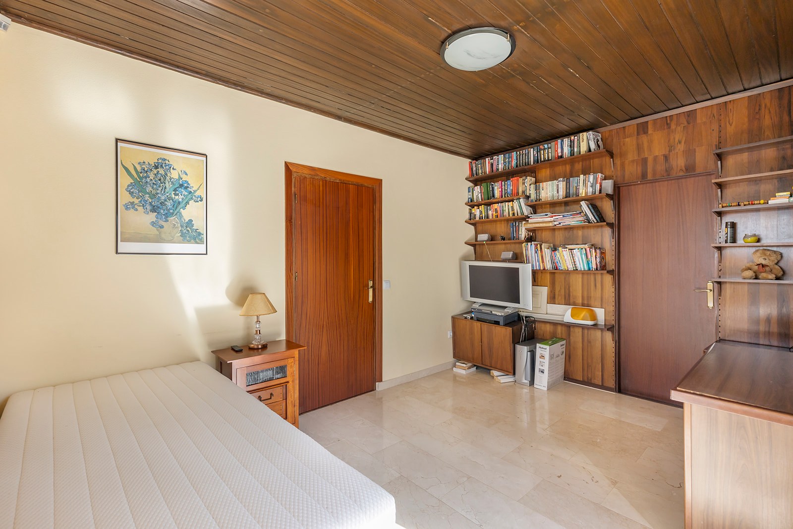 Bedroom in villa for sale in Orihuela Costa