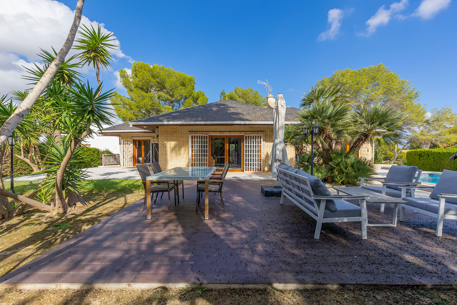 Terrace in villa for sale in Orihuela Costa