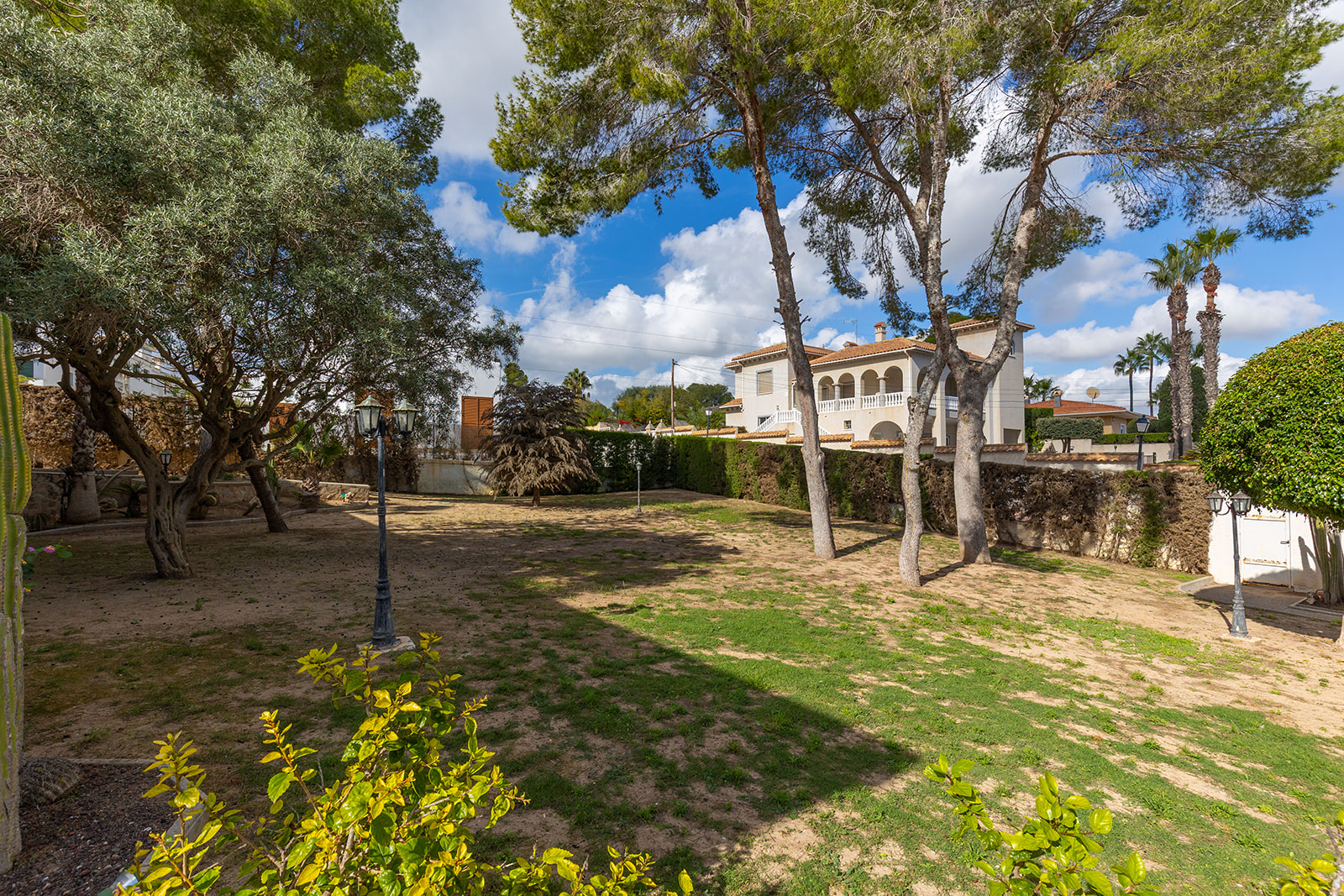 Dining area in villa for sale in Orihuela Costa