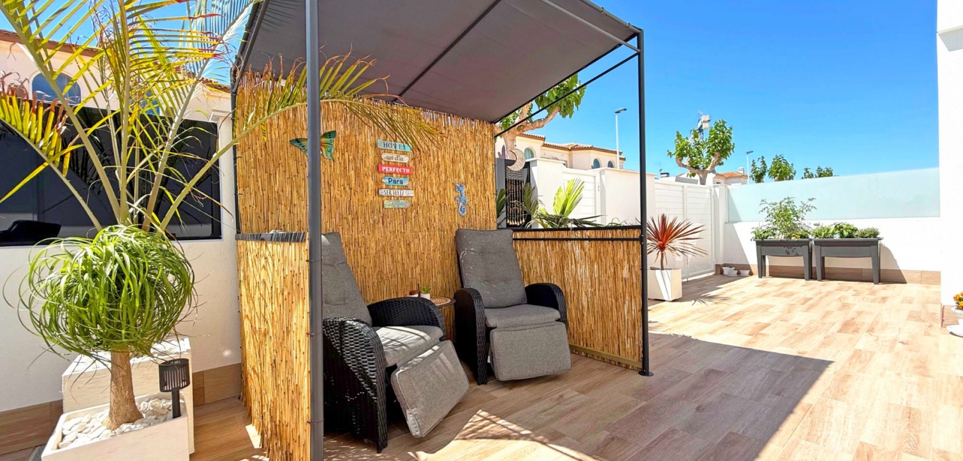 Terrace in villa for sale in San Pedro del Pinatar