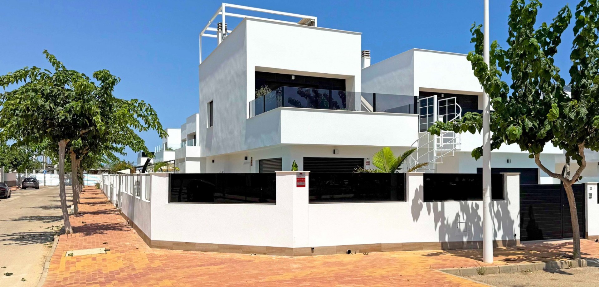 Terrace in villa for sale in San Pedro del Pinatar