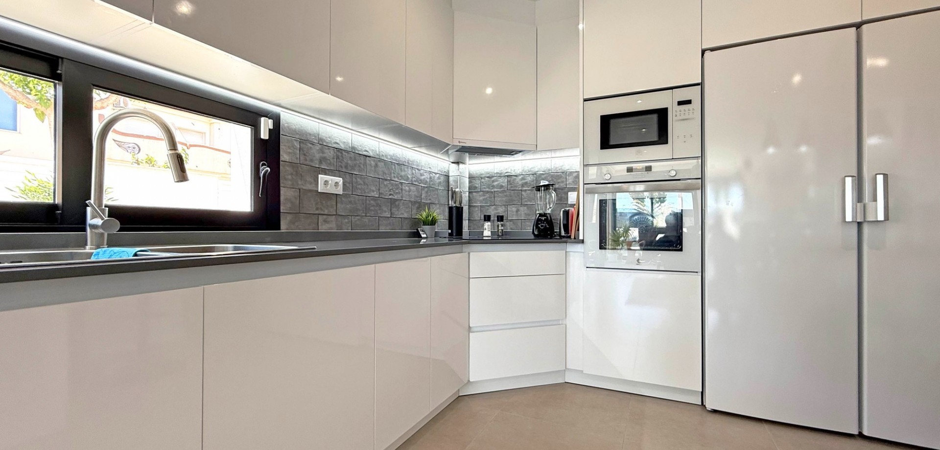 Kitchen in villa for sale in San Pedro del Pinatar