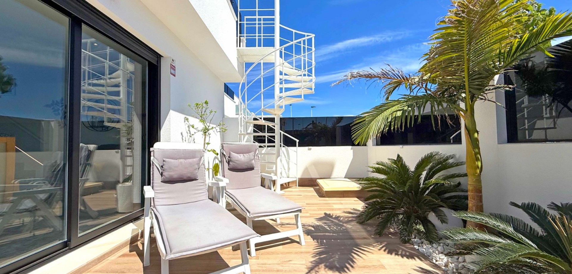 Bedroom in villa for sale in San Pedro del Pinatar