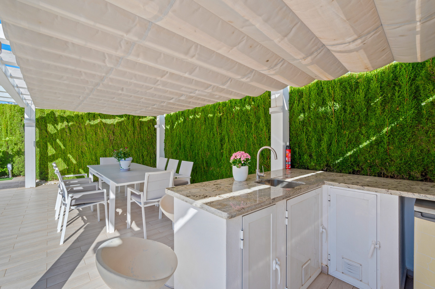 Garden in bungalow for sale in Torrevieja