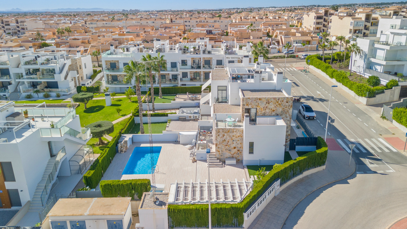 Bathroom in bungalow for sale in Torrevieja