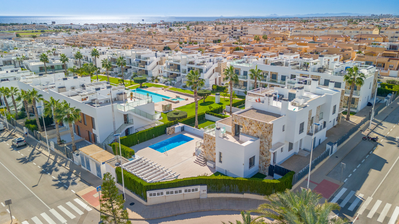 Terrace in bungalow for sale in Torrevieja