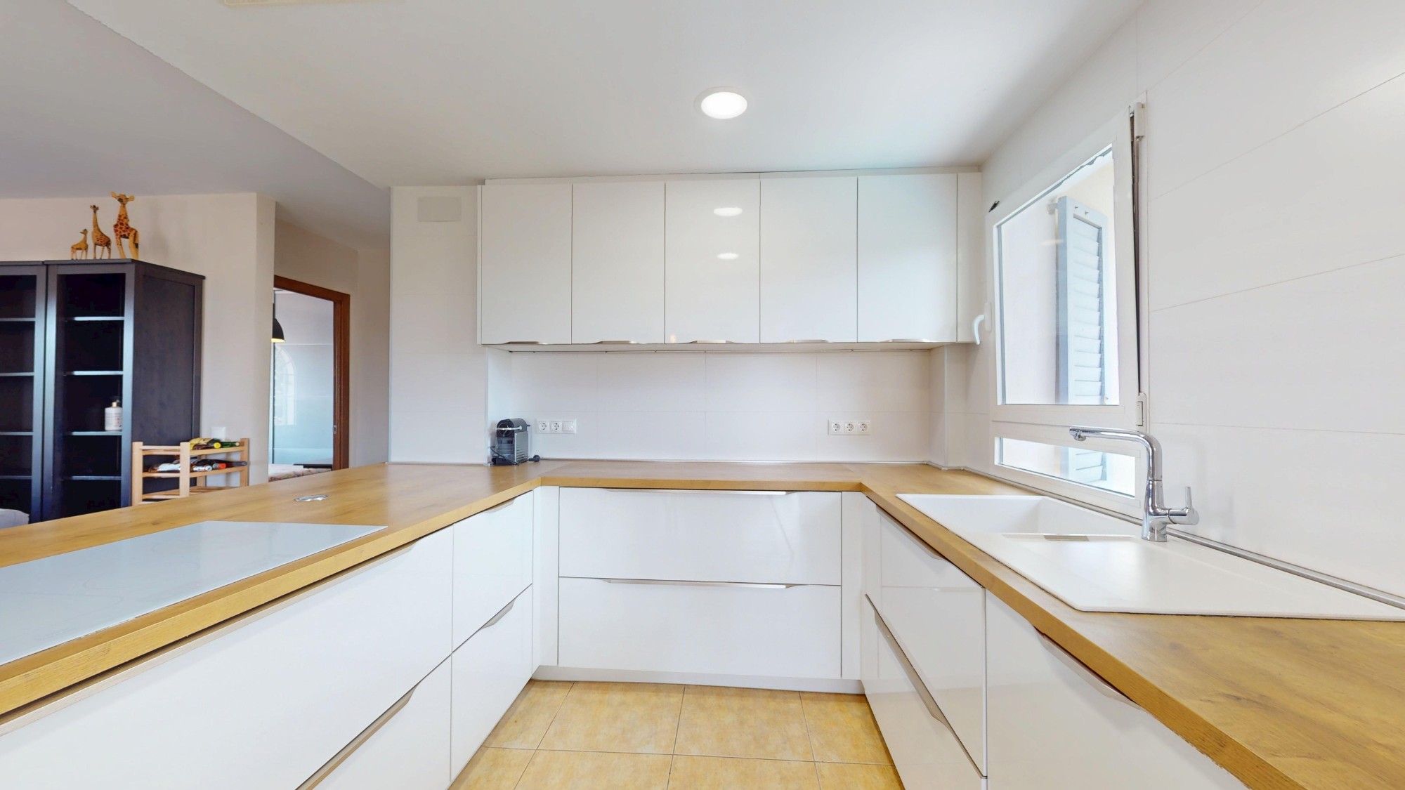 Bedroom in villa for sale in Orihuela Costa