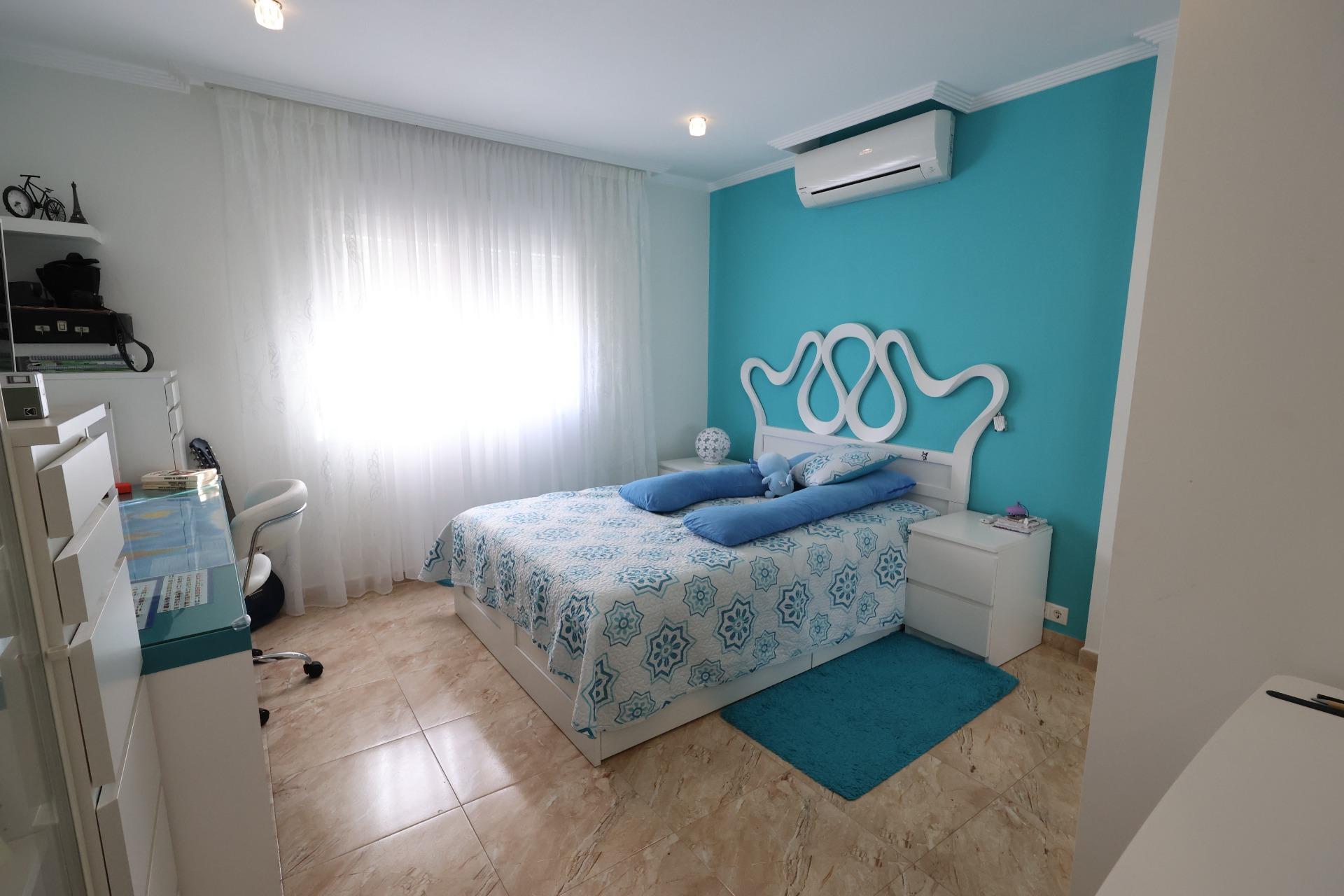 Kitchen in villa for sale in Torrevieja