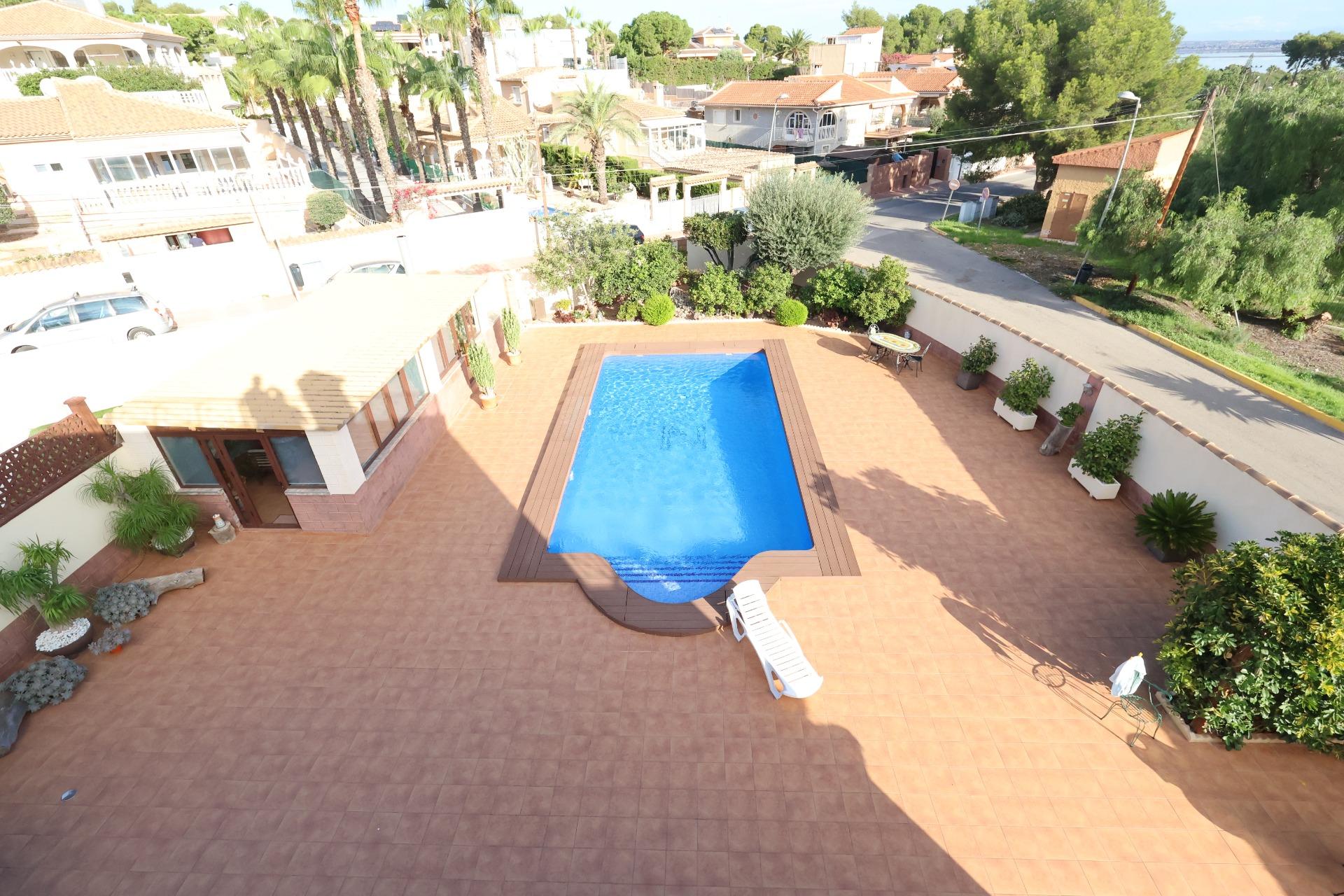 Bedroom in villa for sale in Torrevieja