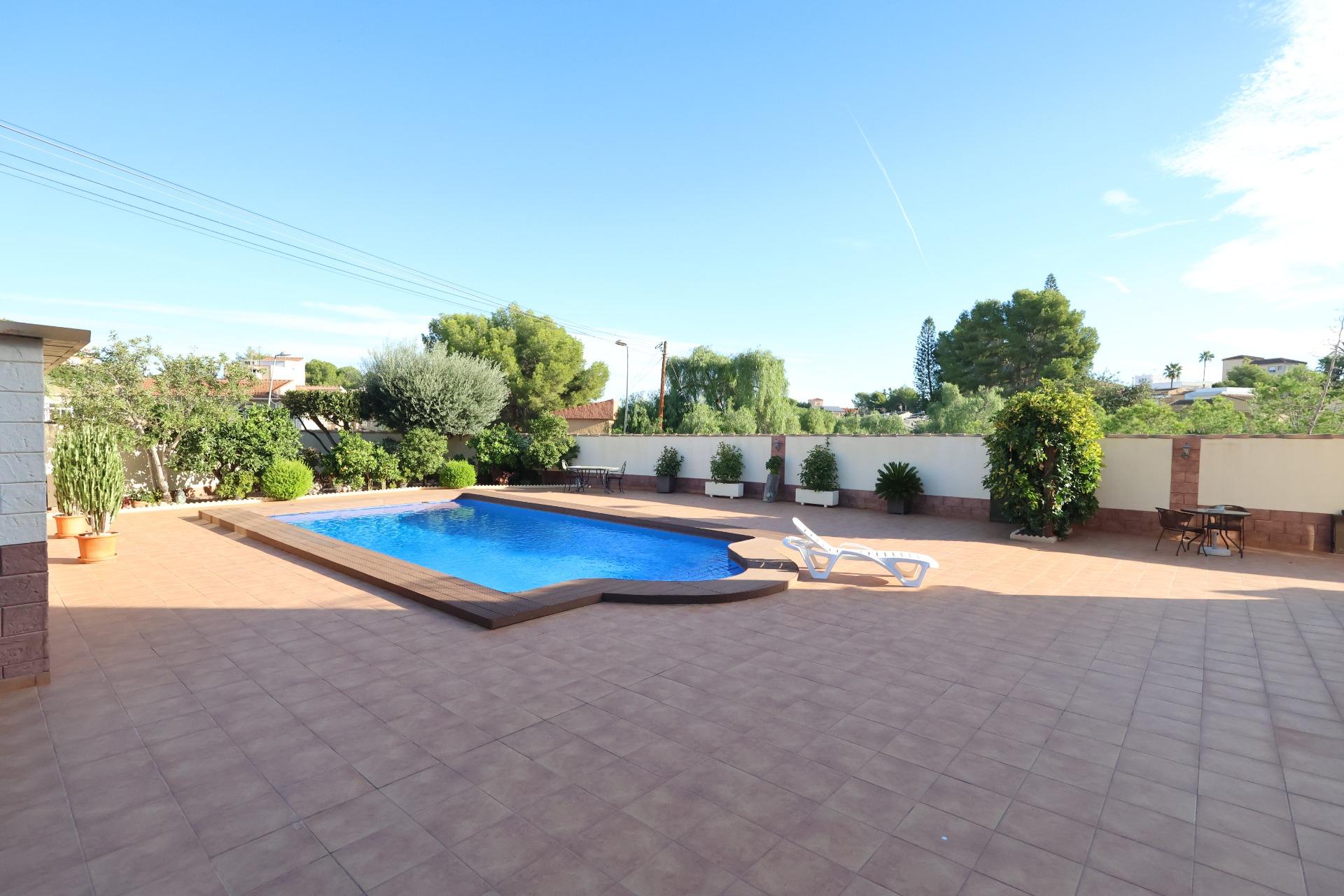 Living room in villa for sale in Torrevieja