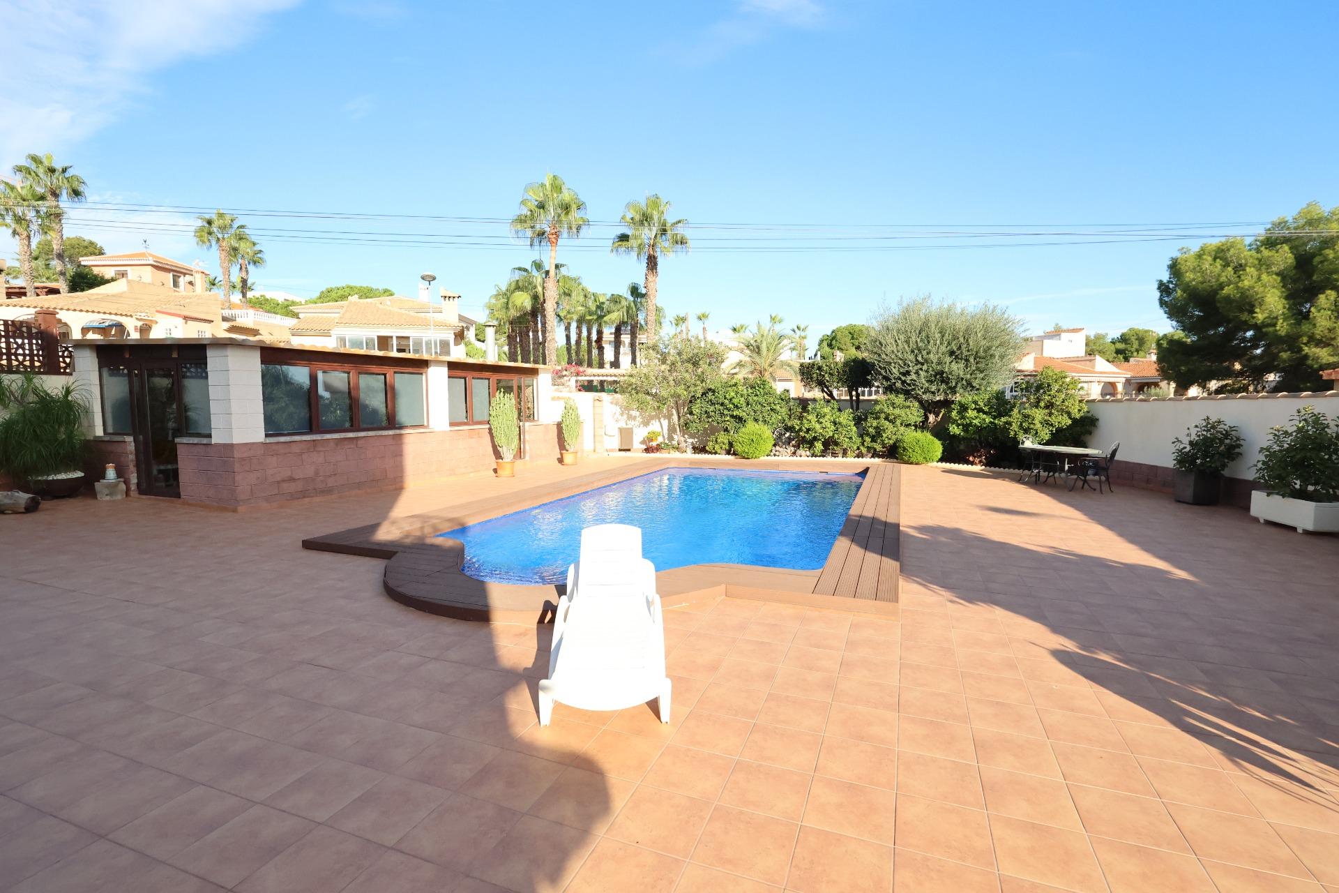 Master bedroom in villa for sale in Torrevieja