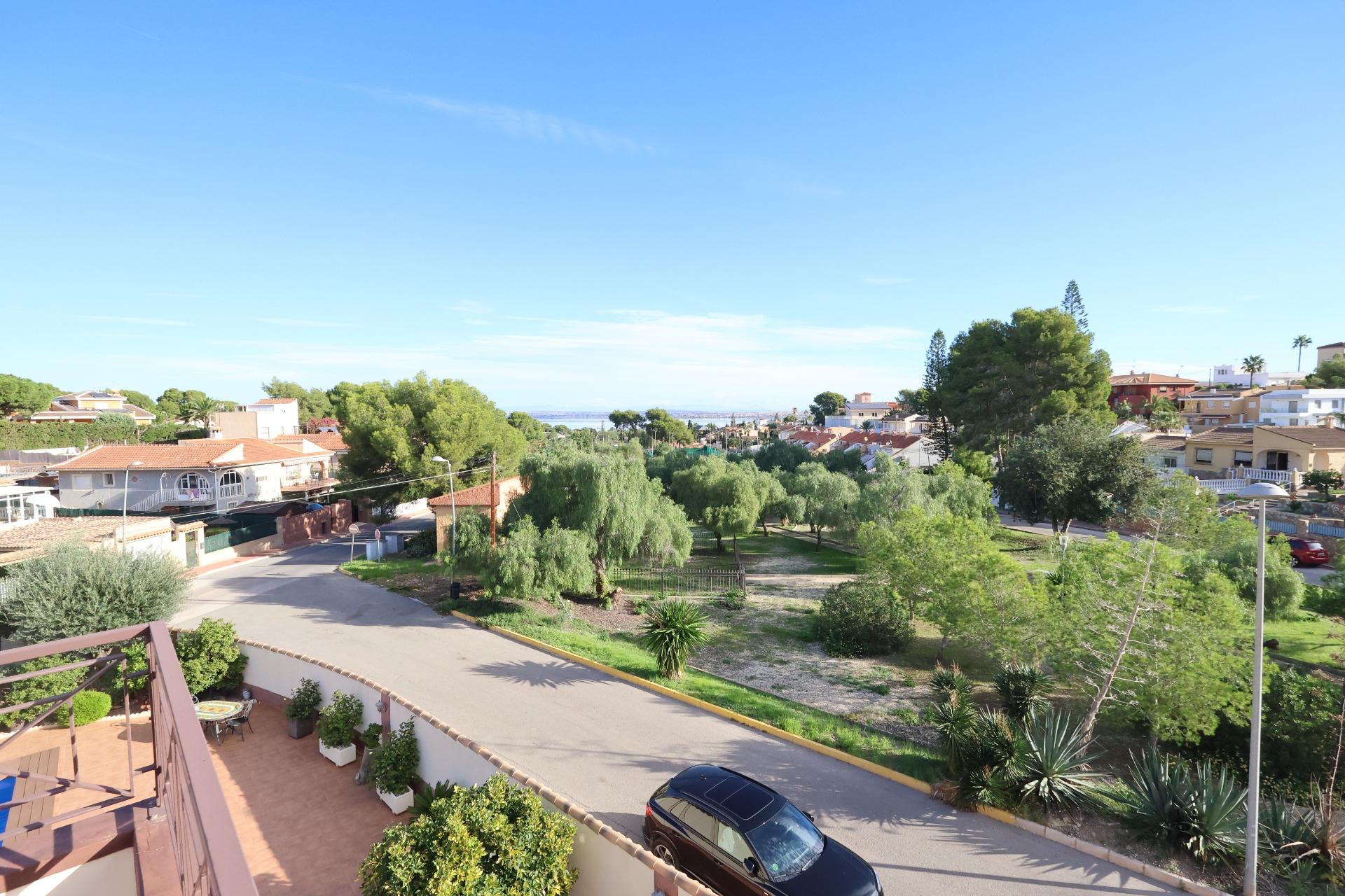 Bathroom in villa for sale in Torrevieja