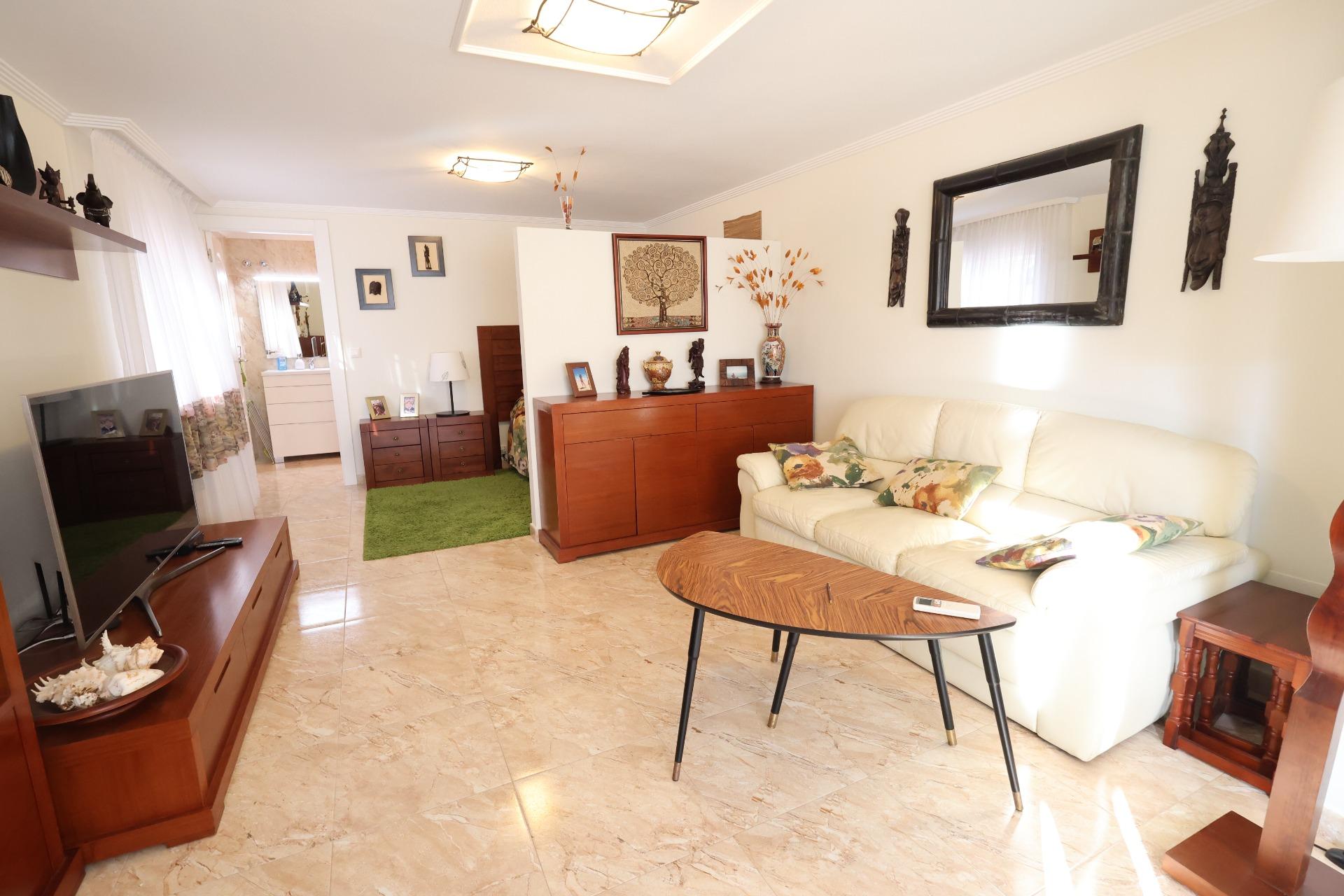 Pool area in villa for sale in Torrevieja