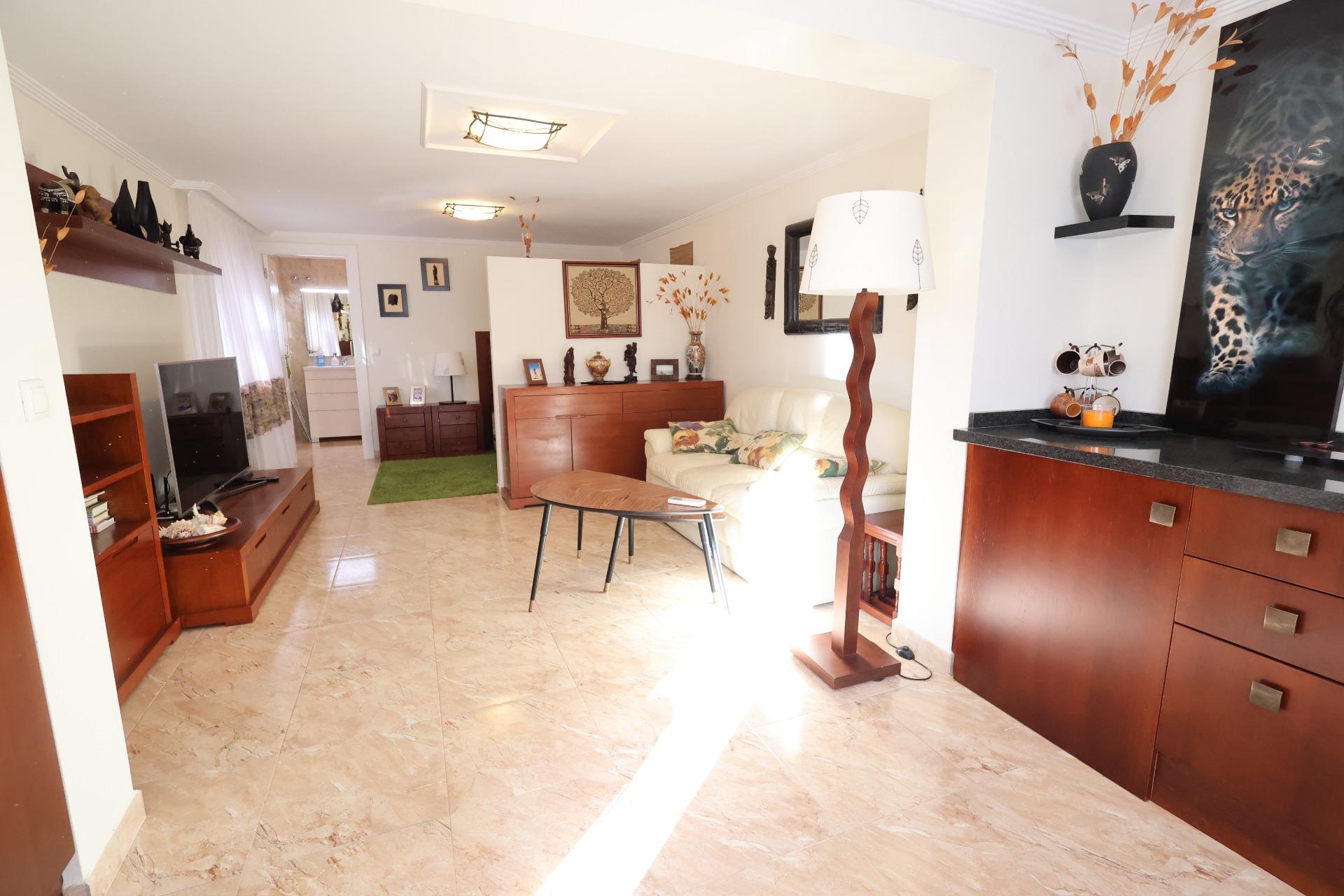 Garden in villa for sale in Torrevieja