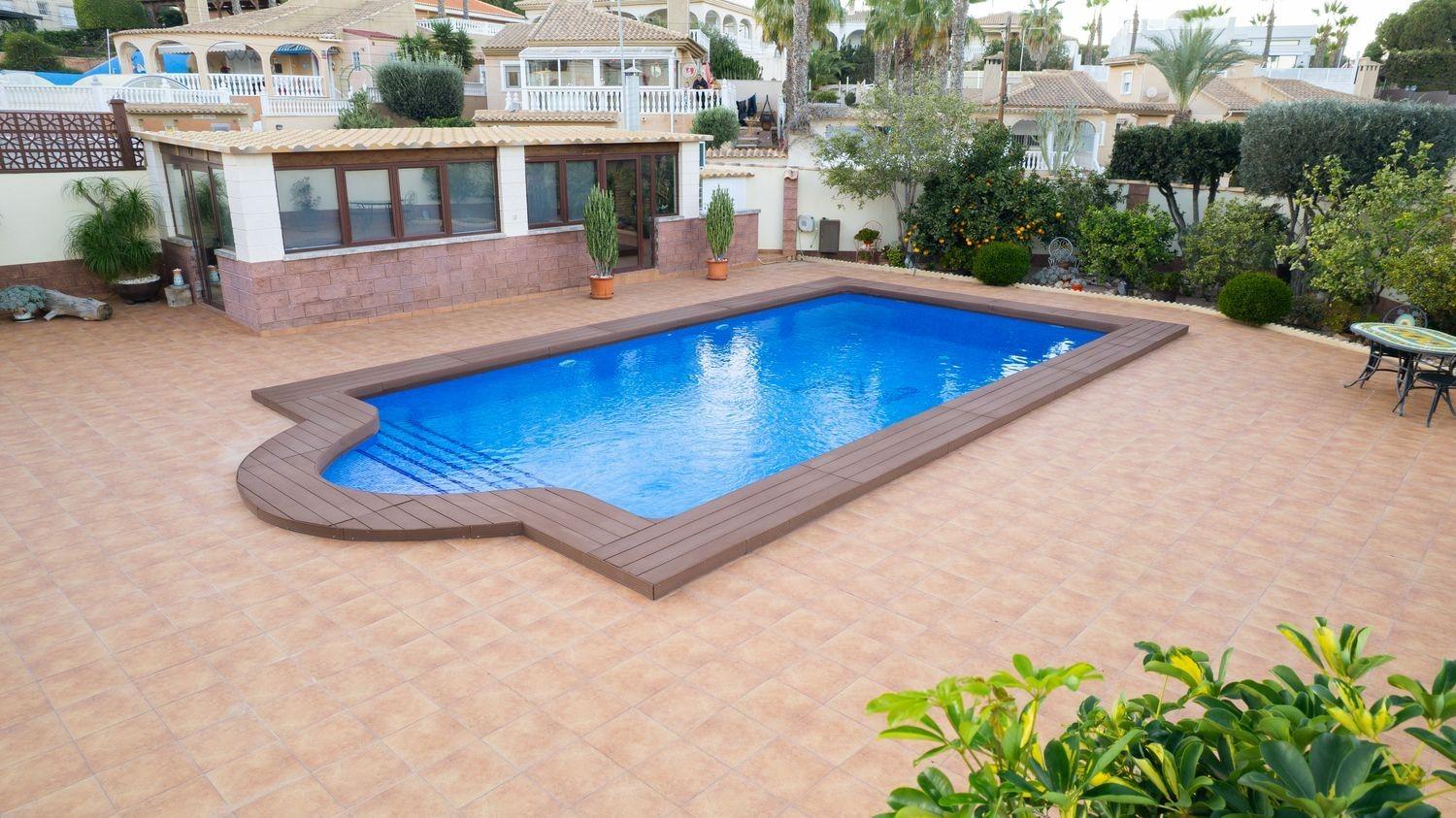 Garden in villa for sale in Torrevieja