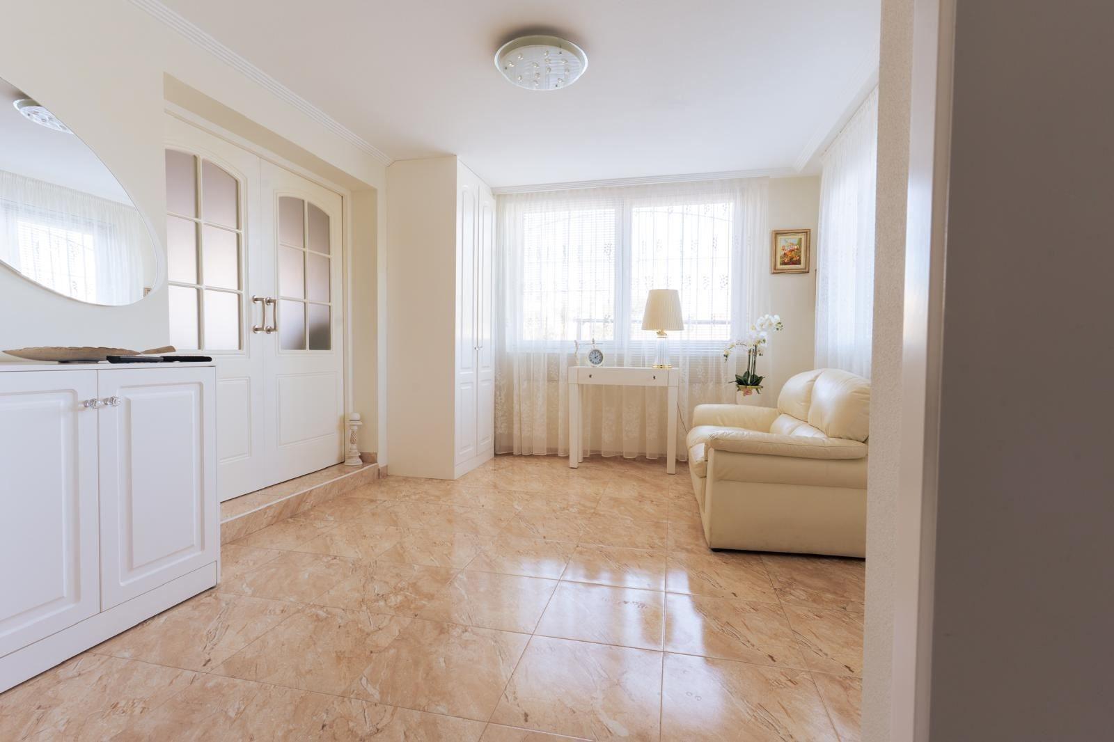 Living room in villa for sale in Torrevieja
